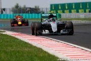Sepang, L1 : Rosberg en tête, Magnussen en feu !