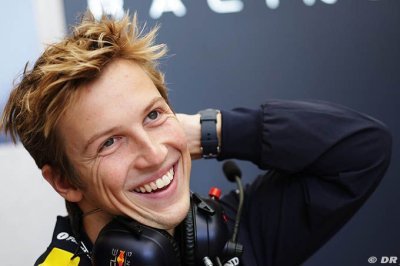 Lawson doit accepter que Verstappen est ’imbattable’