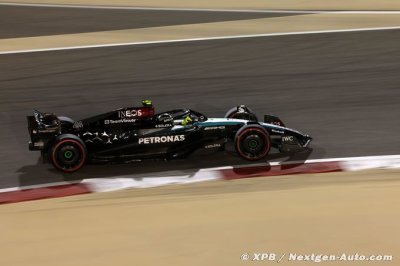 Hamilton est satisfait de la W15 mais les longs relais restent loin de Red Bull