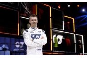 Kvyat 'often faster than Ricciardo' - Tost