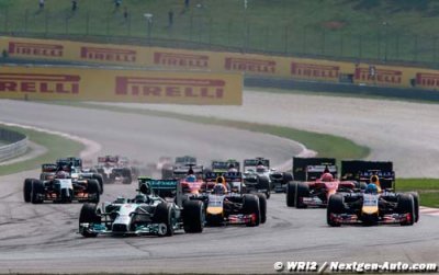 Des départs arrêtés après une voiture de sécurité en 2015