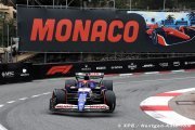 Bayer 'regarde de l'avant' alors que RB F1 se rapproche d'Aston Martin