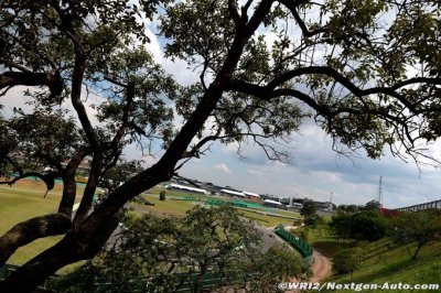Ecclestone hints at buying Interlagos
