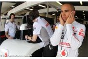McLaren wants to halve Hamilton's salary - report