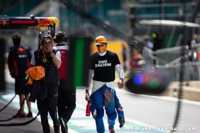 Media should ’stop talking about’ kneeling - Sainz