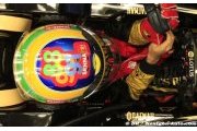 Bruno Senna arbore son nouveau casque en hommage à Ayrton