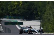 Hamilton en deuxième ligne derrière les Ferrari