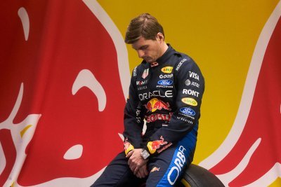 Verstappen future speculation grows amid Mercedes links