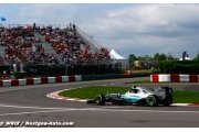 Canada L3 : Rosberg entre deux drapeaux rouges