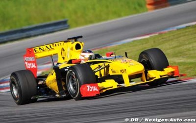 Jan Charouz demonstrates the Renault R29 at Brno