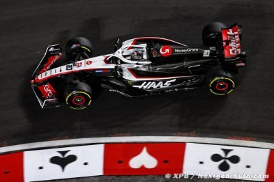 Magnussen admits B-car data ’doesn’t make sense’