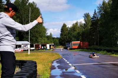 Le fils de Kimi Räikkönen a fait ses premiers tours de roue en kart