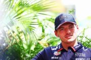 Verstappen sent la concurrence se rapprocher mais sait se mettre au défi sans elle