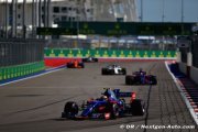Top teams 'light years' ahead - Sainz