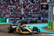 Ricciardo chute à la 13e place après une pénalité de 5 secondes