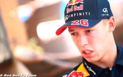 Kvyat struggling with pressure - Villeneuve