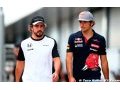 Alonso not guilty of 'bad decisions' - Sainz