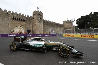 Hamilton leaves Lauda unimpressed in Baku