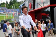 Wolff says 2026 Mercedes lineup now set