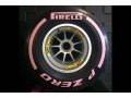 Les Pirelli ultra-tendres teintés de rose pour Austin