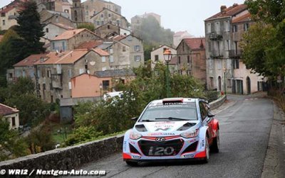 Neuville rues early error in Corsica