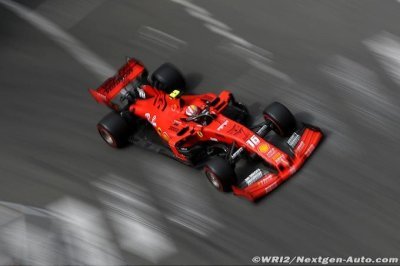 Ferrari taking ’risks’ to catch up - Binotto