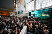 Hamilton commence sa tournée d'adieu à Mercedes F1 chez Petronas