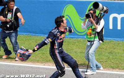 Webber a fait don de son casque... aux spectateurs
