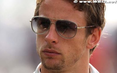 Button uninjured in armed São Paulo car attack