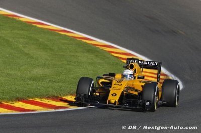 Magnussen cut and bruised after Eau Rouge crash