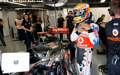 Hamilton discusses Button crash during rain red-flag