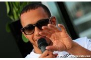 Hamilton pense que Mercedes se battra pour le titre