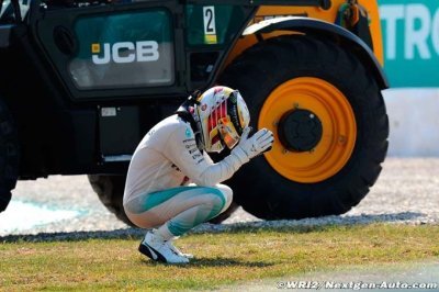 Wolff excuse Hamilton pour ses propos après son abandon