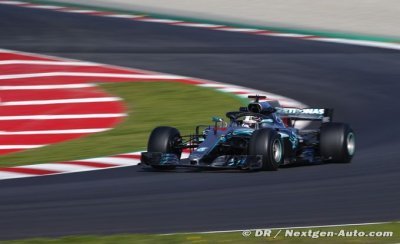 Mercedes doit élever son niveau de jeu, prévient Hamilton
