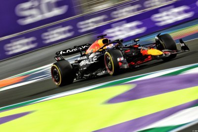 Red Bull&nbsp;: Verstappen a tenté différentes choses, Tsunoda a vu le mur