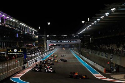 Yas Marina, Course 1&nbsp;: Victoire de Gasly, qui prend la tête du championnat