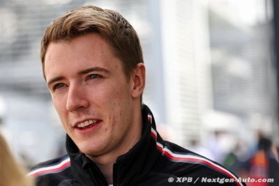 Hopeful rookie on standby for two F1 teams