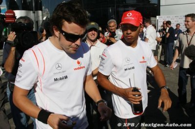 Alonso ralliait les mécaniciens de McLaren à sa cause avec des enveloppes de cash