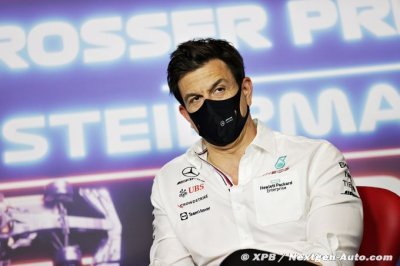 Question of Bottas or Russell for 2022 ’open’ - Wolff