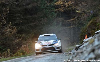 ES6&nbsp;: Ogier en tête, Hirvonen en tonneau