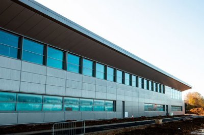 Aston Martin F1 rêve plus grand alors que sa nouvelle usine est bientôt terminée