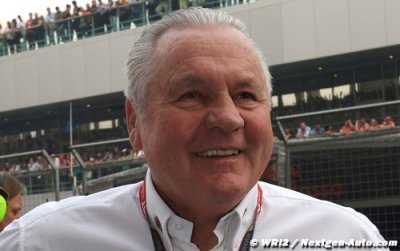 Alan Jones sera le commissaire pilote en Espagne