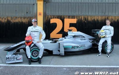 Mercedes reveals 1 February debut for W02