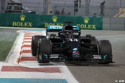 Contrairement à Schumacher, Hamilton reste propre et loyal en piste pour Button