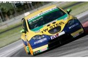 Tarquini quickest in morning practice