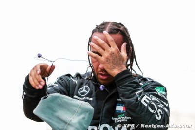 Hamilton ne voulait pas pleurer à l’arrivée, mais a ’perdu le contrôle de ses émotions’