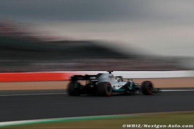 Pirelli qualifie ‘d’incroyable’ le meilleur temps de Hamilton en durs