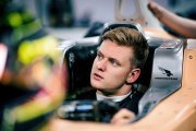 Ecclestone : Michael Schumacher aurait 'aidé' Mick à rester en F1