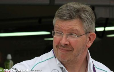 Brawn receives OBE at Buckingham palace