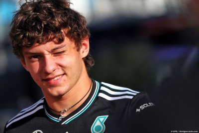 Antonelli a ’changé d’approche’ après ’une longue réunion’ avec Mercedes F1